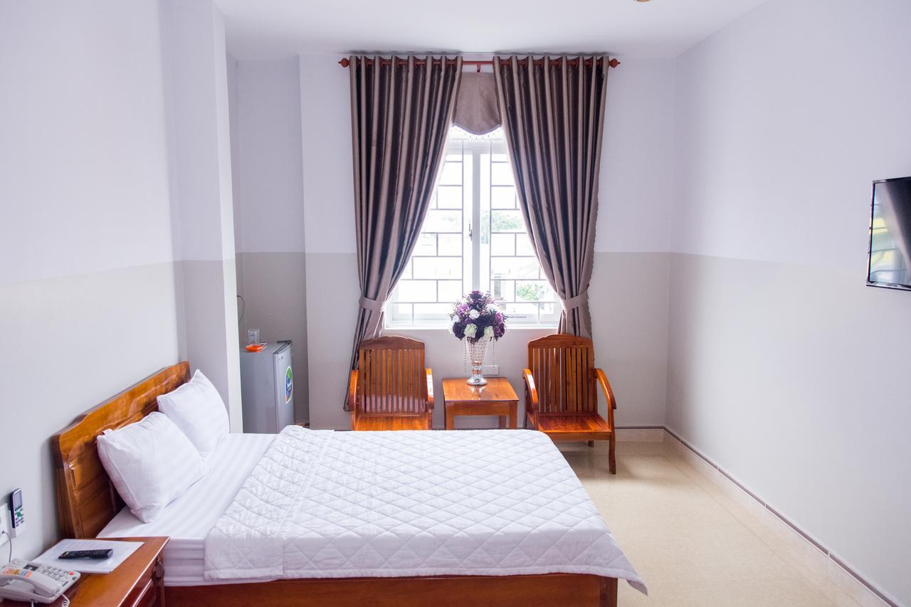 Hoang Thinh Hotel Kon Tum Ngoại thất bức ảnh